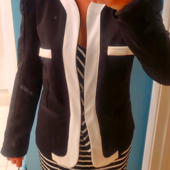 Black with white classic blazer - Picture 5 of 5